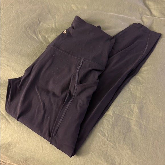 Lululemon align High-Waisted pant 25” size 8 true navy like new - Picture 4 of 5